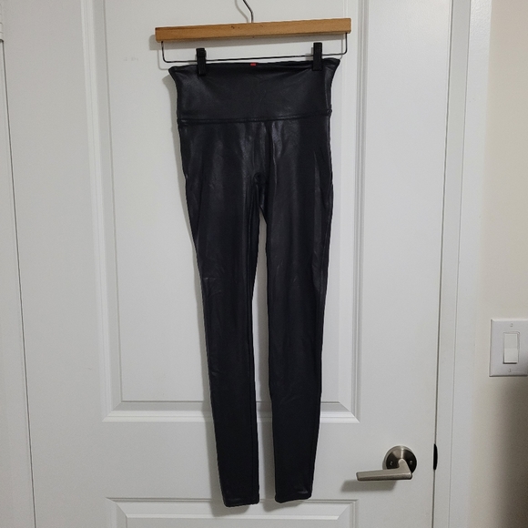SPANX LEATHER LIKE LEGGINGS - Picture 2 of 6